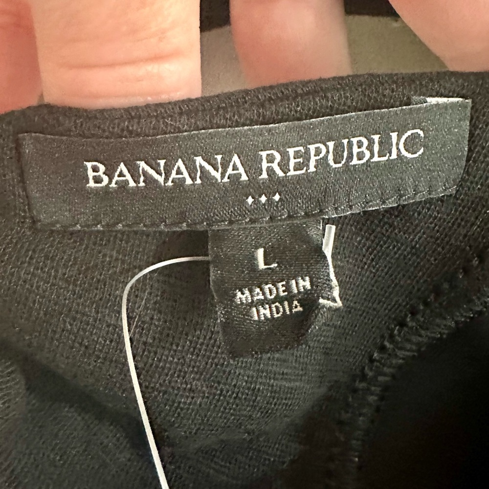 Black Banana Republic cropped criss-cross back short sleeve shirt, size L, NWOT - Picture 4 of 6